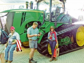 Dit lyk of hier groot somme gemaak word.