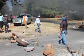 Last Friday community members protested in Blyvoor because the water supply to the former mining town had been cut. A part of the main water pipe to the village was also stolen by metal thieves. Some police members and members of the security company currently working in Blyvoor however found and retrieved the stolen pipes, and also cracked down on an illegal scrap metal dealer in the nearby Matariana Village.