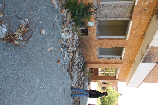 Last Friday community members protested in Blyvoor because the water supply to the former mining town had been cut. A part of the main water pipe to the village was also stolen by metal thieves. Some police members and members of the security company currently working in Blyvoor however found and retrieved the stolen pipes, and also cracked down on an illegal scrap metal dealer in the nearby Matariana Village.