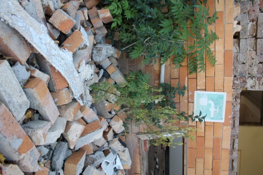 Last Friday community members protested in Blyvoor because the water supply to the former mining town had been cut. A part of the main water pipe to the village was also stolen by metal thieves. Some police members and members of the security company currently working in Blyvoor however found and retrieved the stolen pipes, and also cracked down on an illegal scrap metal dealer in the nearby Matariana Village.