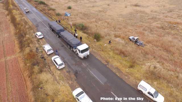 Die toneel van die ongeluk op die Potchefstroom pad ne na die Rietspruit brug.