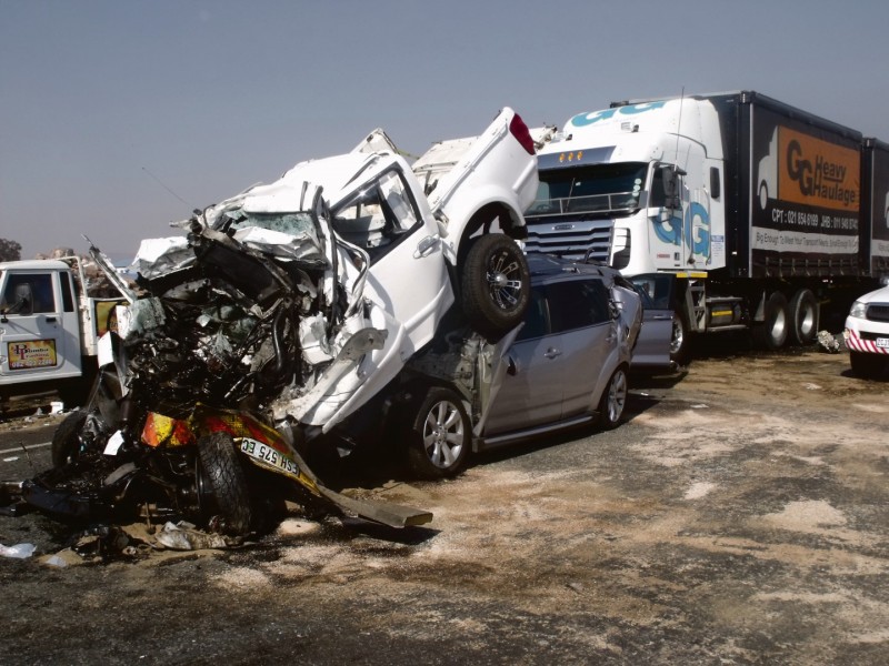 Ses voertuie was op 10 Junie in 'n kettingbotsing op die R59-hoofweg betrokke.