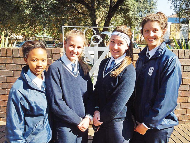 Funeka Wanyane, Rizané v Rooyen, Melissa Smit en Leonie Maree van Gimmies is vir die o.16 Noordwes netbalspan gekies.