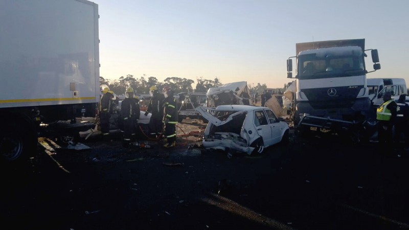 R59 Ongeluk, 4dood, jannie du plssis, Sybrand van Niekerk hoofweg,