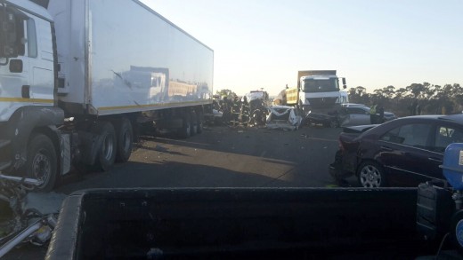 R59 Ongeluk, 4dood, jannie du plssis, Sybrand van Niekerk hoofweg,