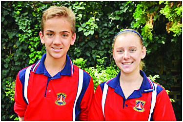 Juandré Uys en Michelle Bloem van Laerskool Bailliepark is die Vlak 1 swem wenners.