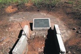 Stow se graf naby Ascot-on-Vaal, soos wat dit 'n paar jaar gelede nog gelyk het.