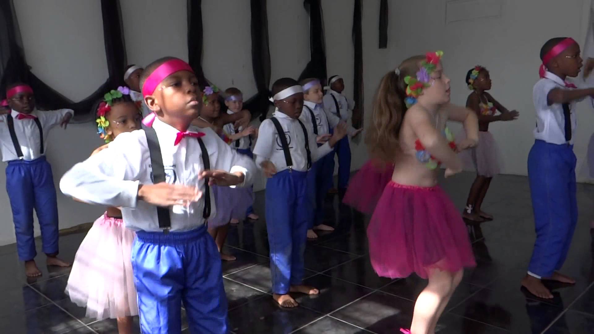 TALENT 9 - Grade 2 & 3, Dixon Academy, Waka Waka dance