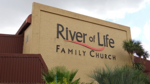 Begrafnisdiens van Thea, Carlia en Phillip du Preez by die River of Life gemeente in Vanderbijlpark en by die Vanderbijlpark Begraafplaas.